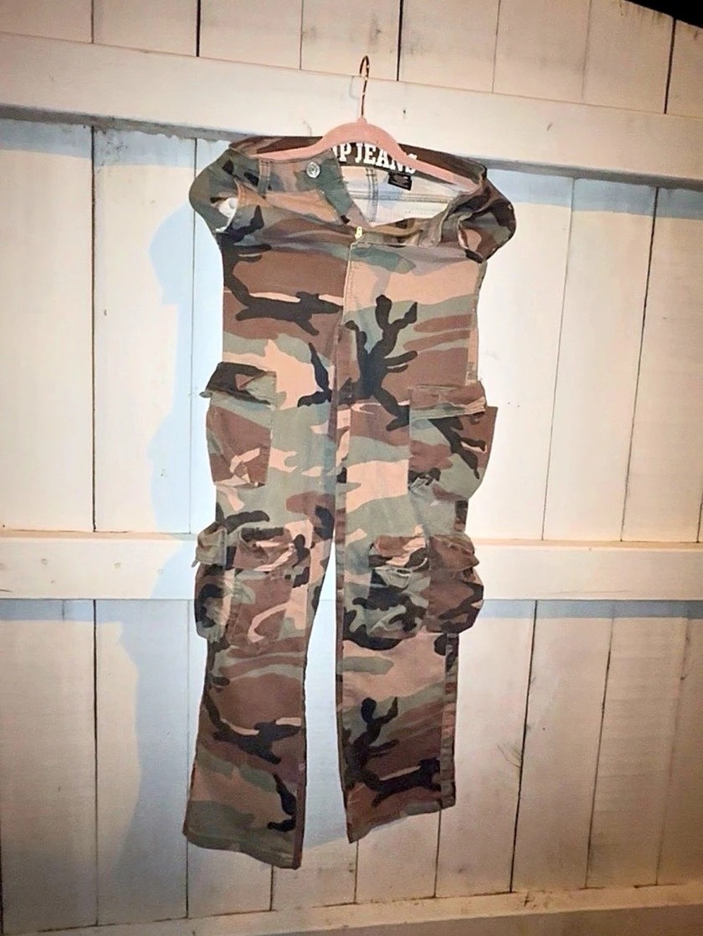Women’s cargo camouflage VIP camouflage army pants.